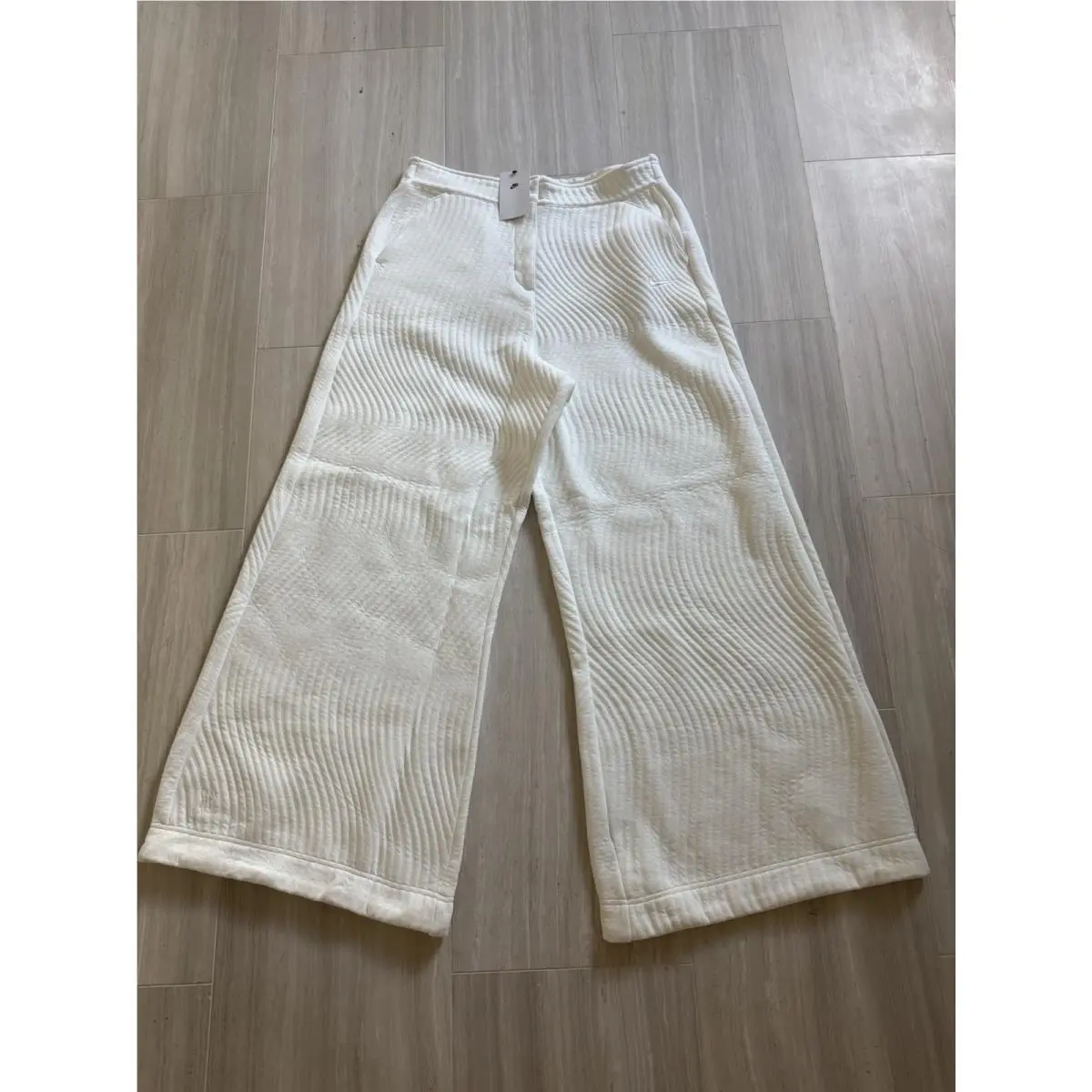 Nike Women`s White Zip Up Cotton Athletic Pants. XL