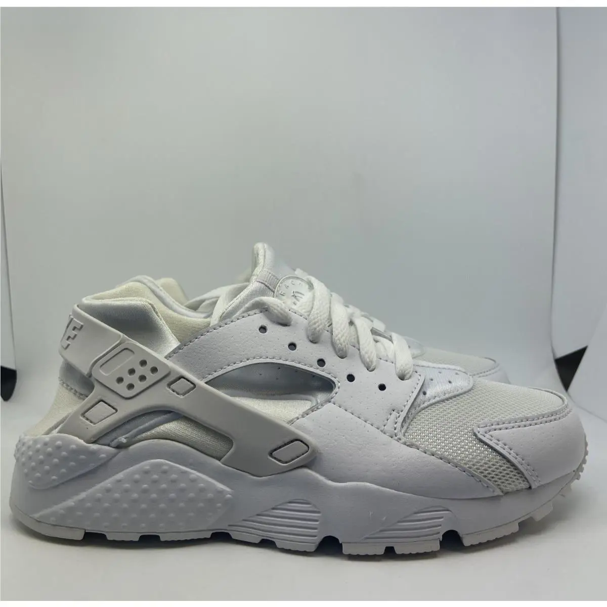 Nike shoes - White (UPC: 826215357711) 4