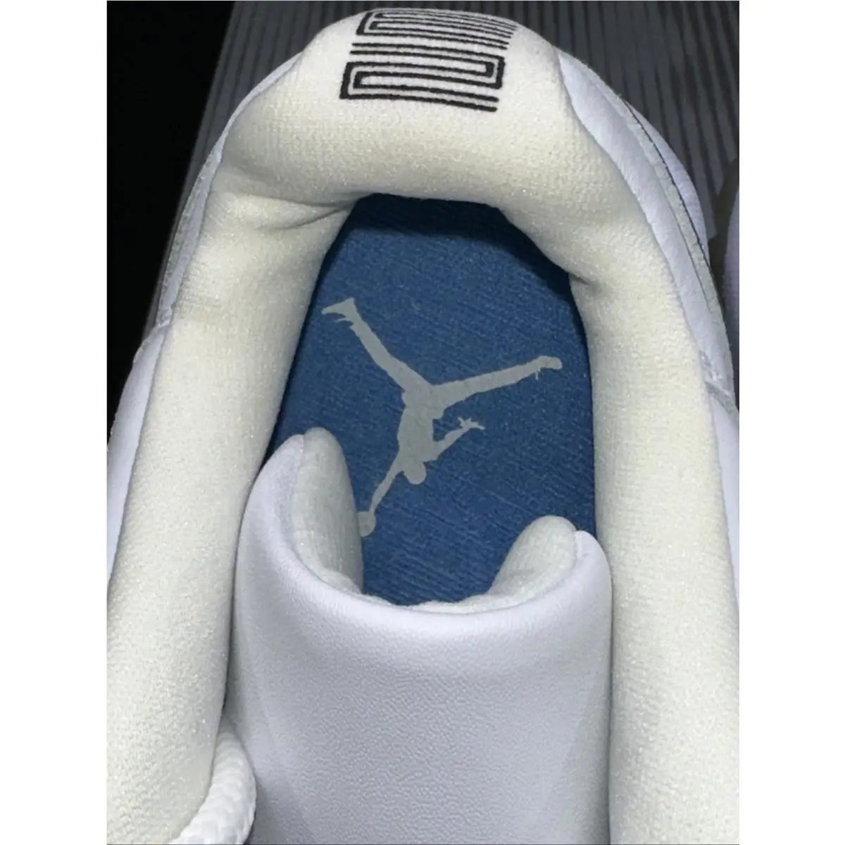 Nike shoes - Air Jordan 11 - Air - 528895-106 - White 7