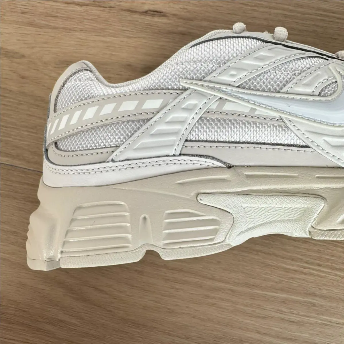 Nike shoes - Nike Initiator - Initiator - 394053-103 - Light brown (UPC: 198487114867) 4
