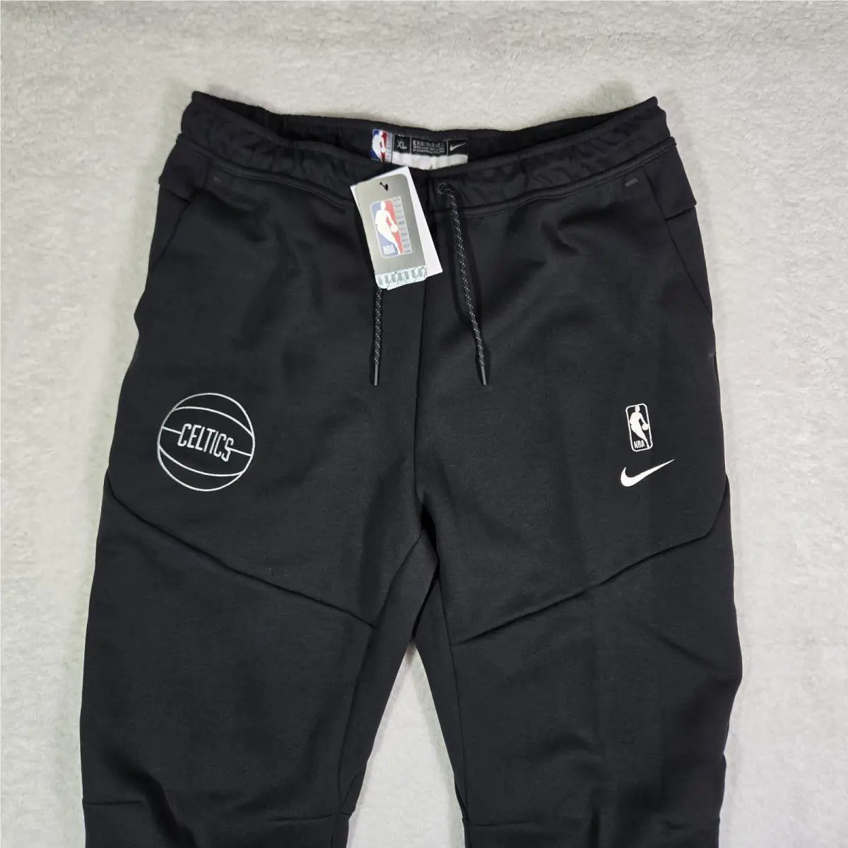 Nike clothing - Black (UPC: 0196606627281) 0