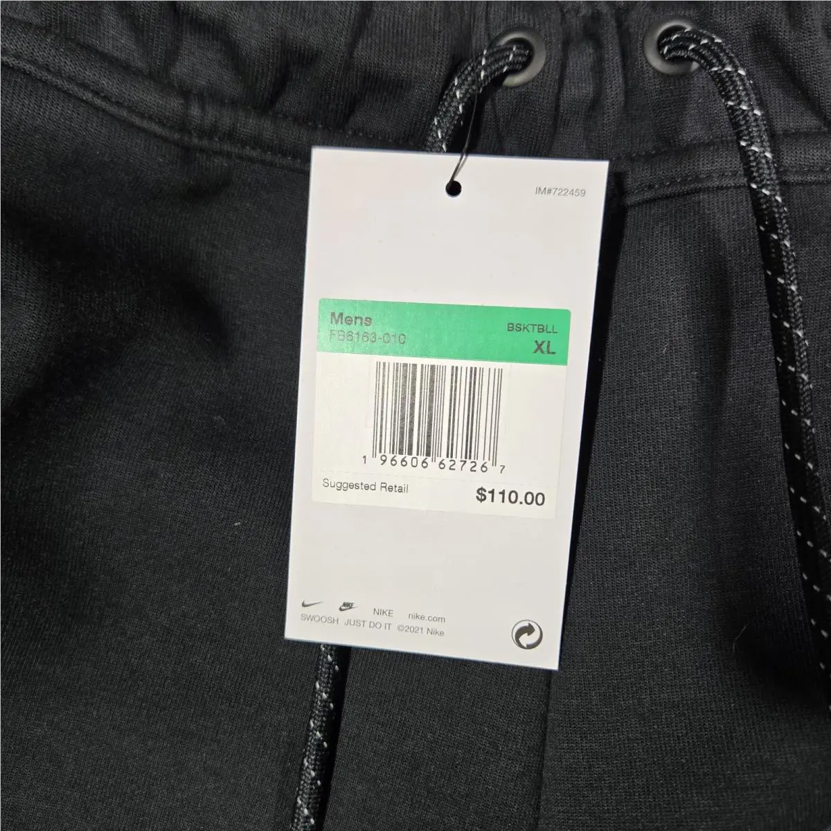 Nike clothing - Black (UPC: 0196606627281) 1