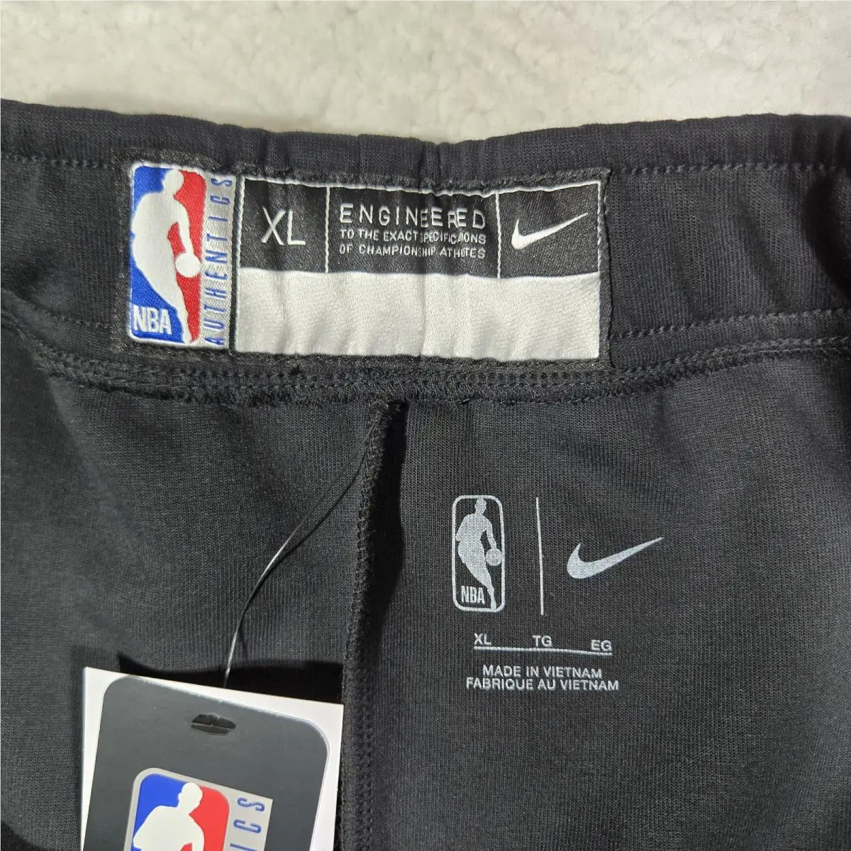 Nike clothing - Black (UPC: 0196606627281) 2