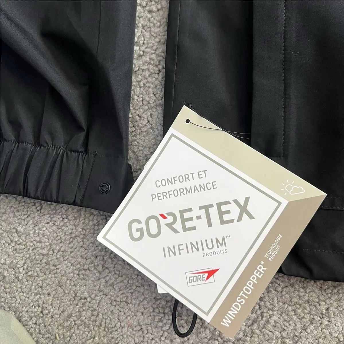 Nike clothing - Nike Gore-Tex Infinium Trail Running Jacket - Black (UPC: 0196608730262) 4