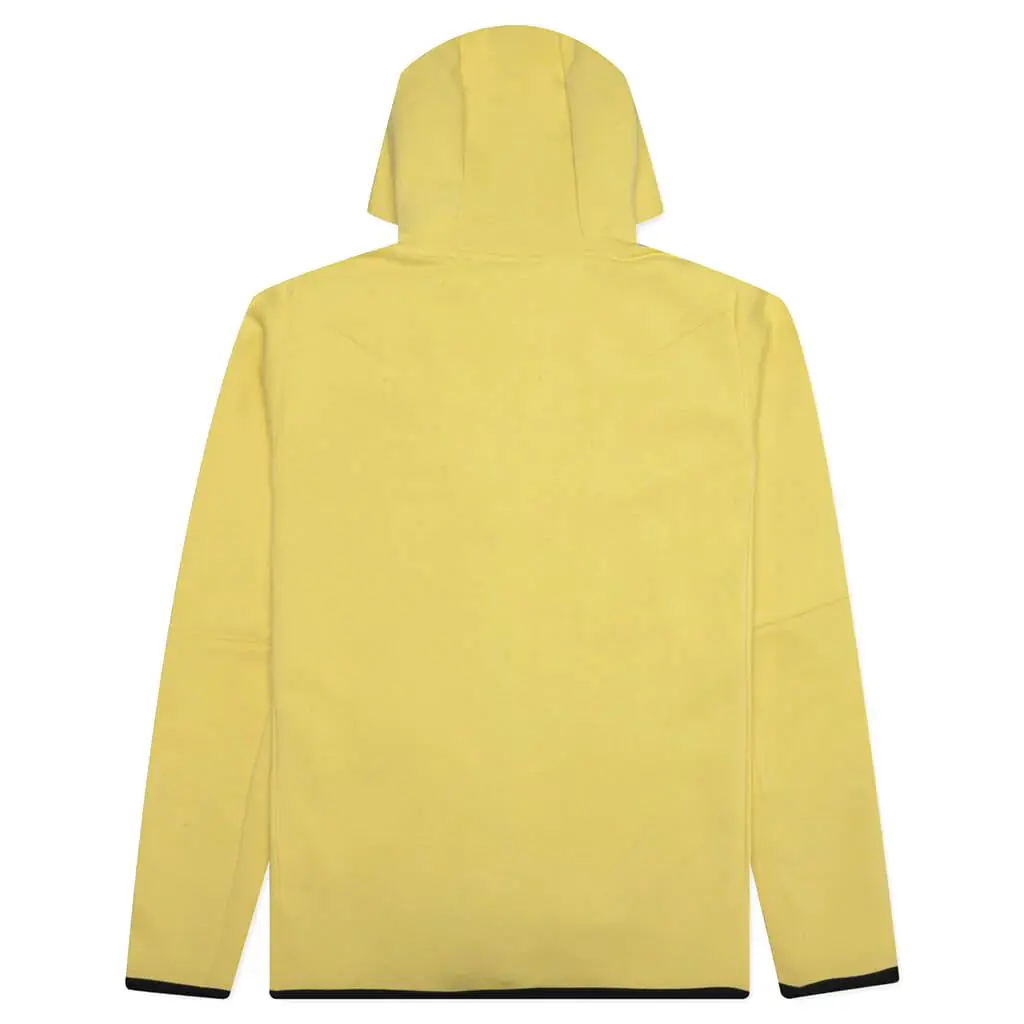 Nike clothing - Yellow (UPC: 196154916585) 0