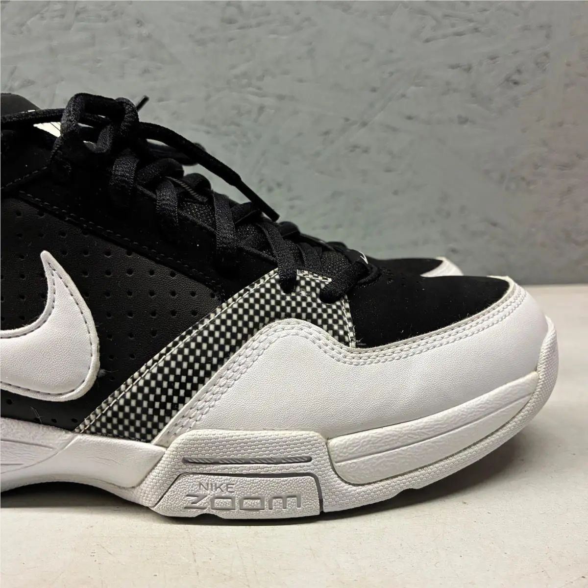 Nike shoes - Nike Zoom Courtside Force Low - 366430-010 - Black 1
