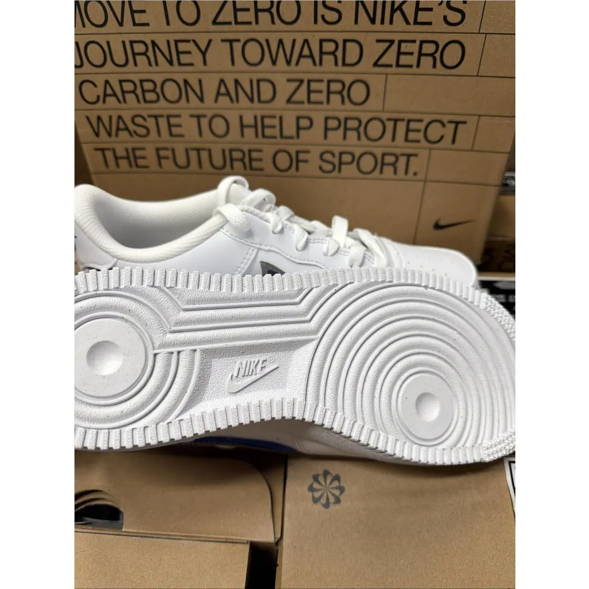 Nike shoes - FD0688100 - FD0688100 - White (UPC: 0196155541953) 3