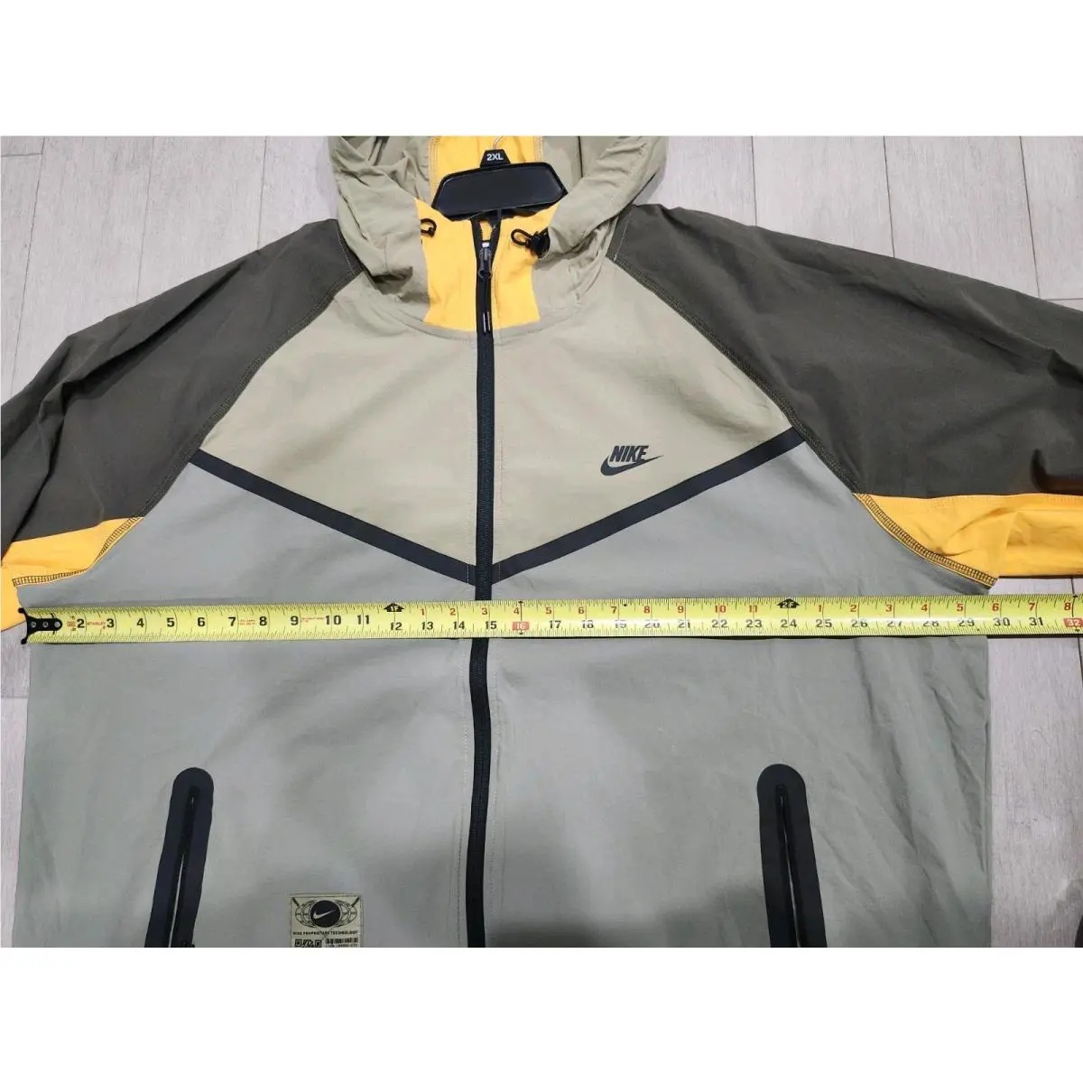 Nike clothing - Nike Tech Windrunner - Tech Windrunner - IB8956276 - Multicolor (UPC: 198482873523) 4