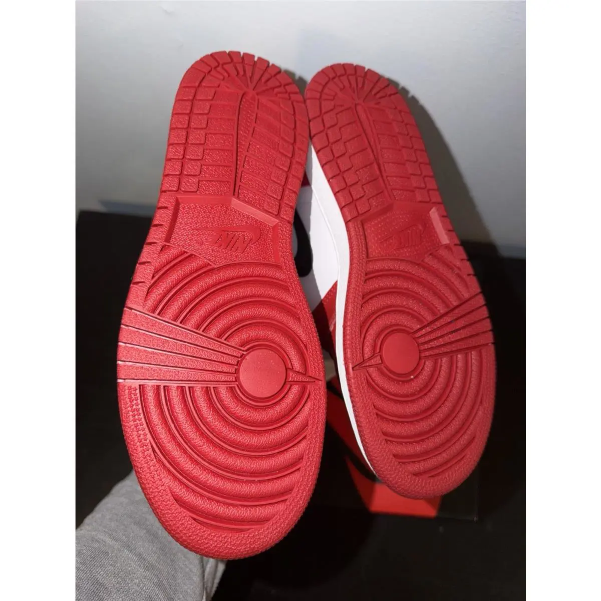 Nike shoes - Air Jordan 1 - Air - 555088-101 - Red 4