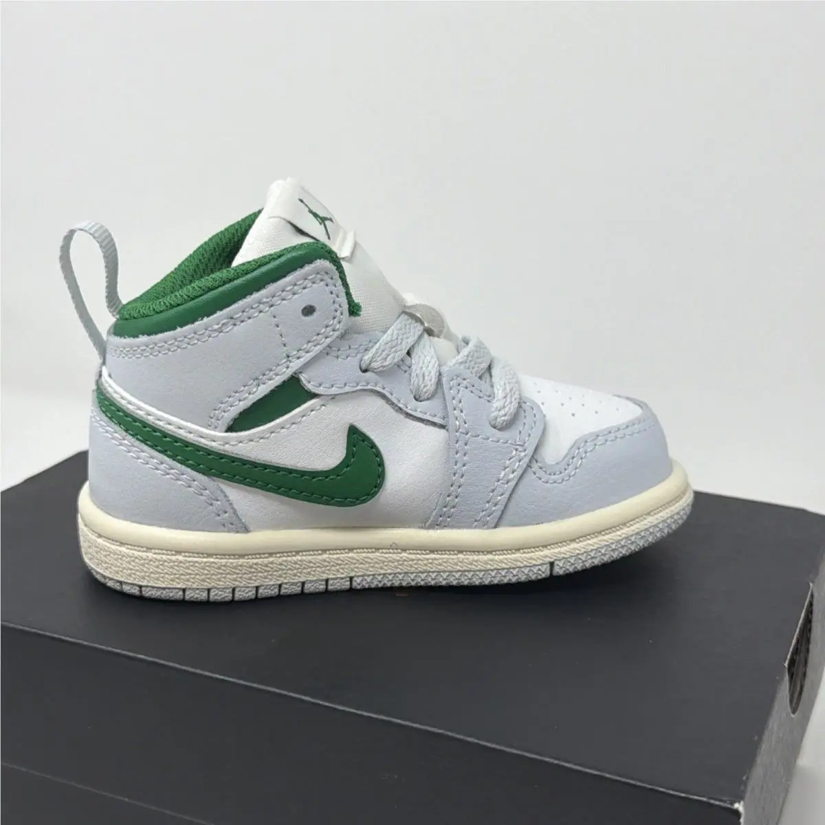 Nike shoes - Jordan 1 - DQ8425 142 - White 9