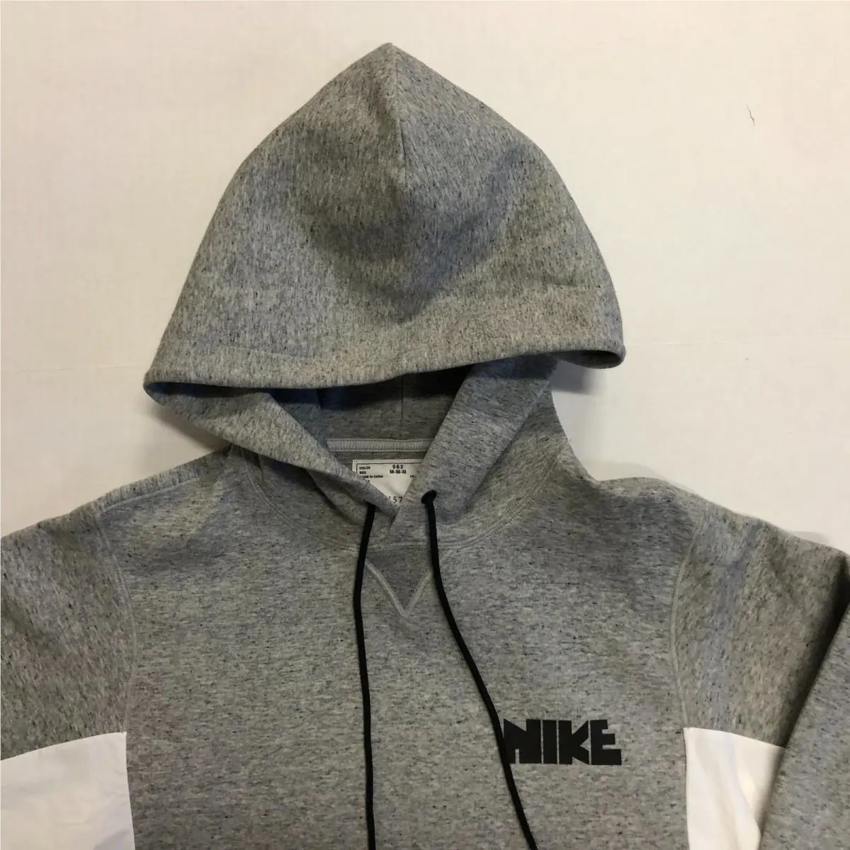 Nike clothing - Grey/White-Black (UPC: 194494193499) 0