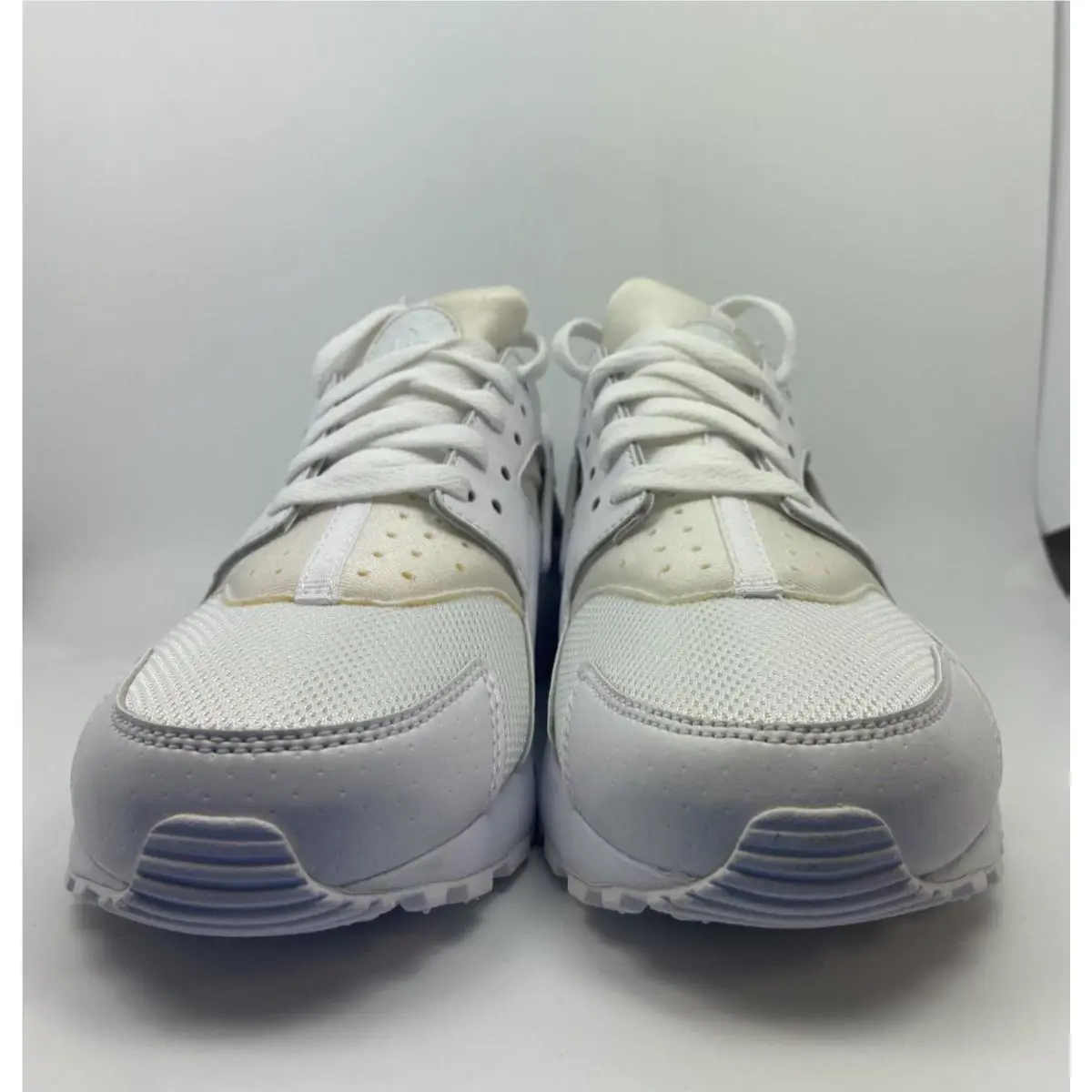 Nike shoes - White (UPC: 826215360254) 0