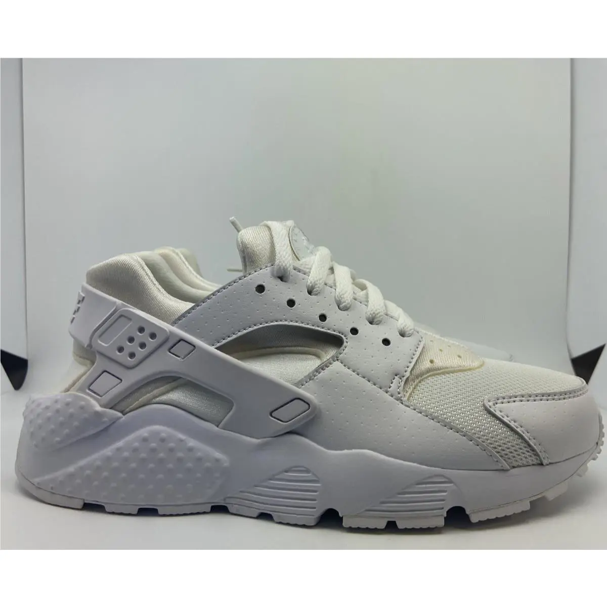 Nike shoes - White (UPC: 826215360254) 3