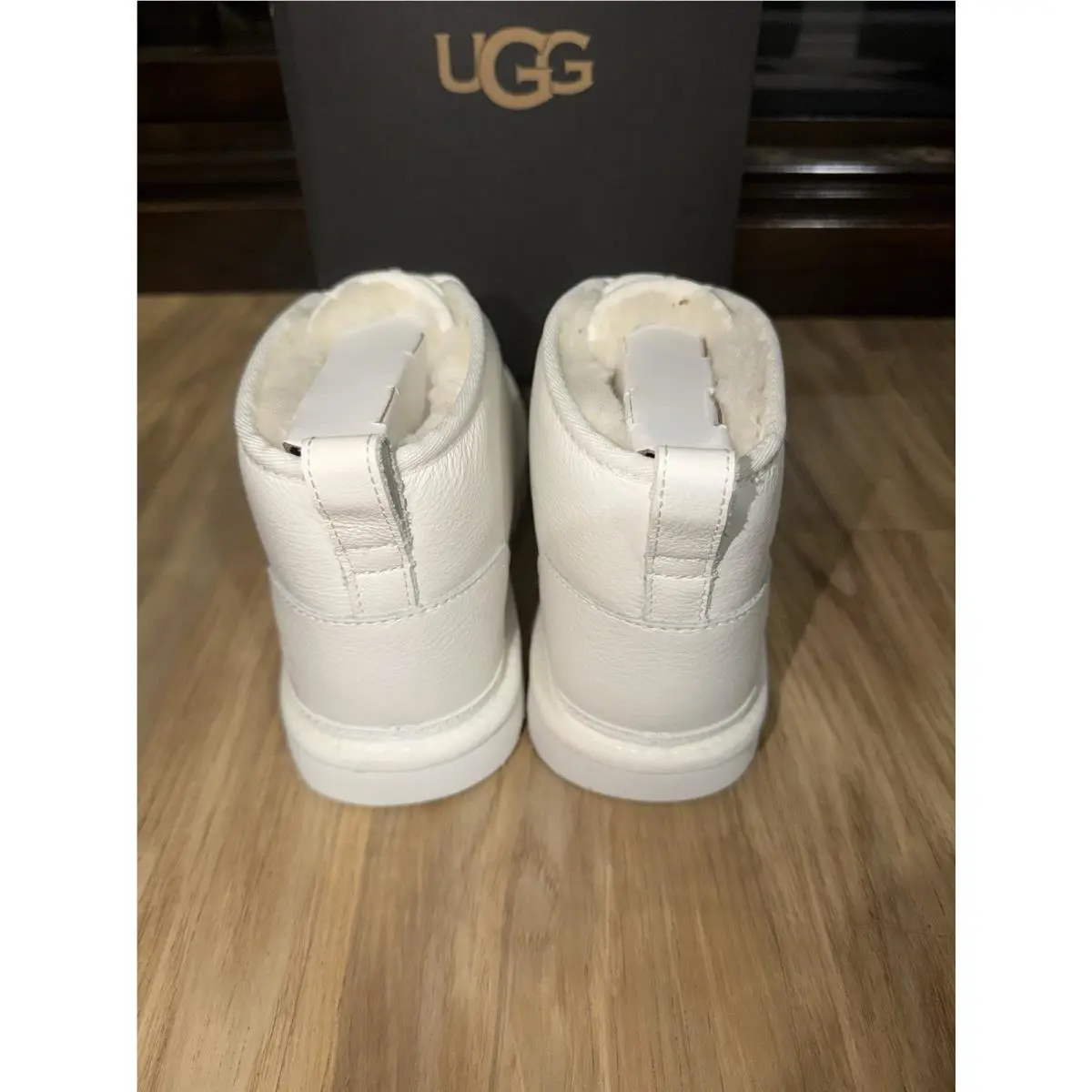 UGG shoes - White/cream (UPC: 0195719770150) 2