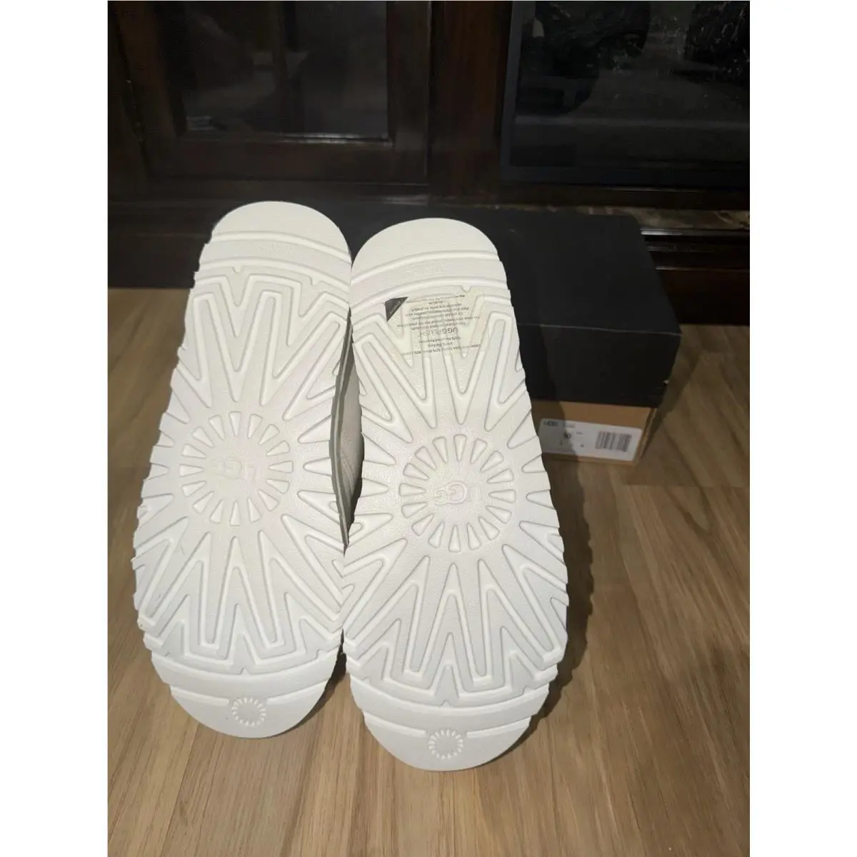 UGG shoes - White/cream (UPC: 0195719770150) 3