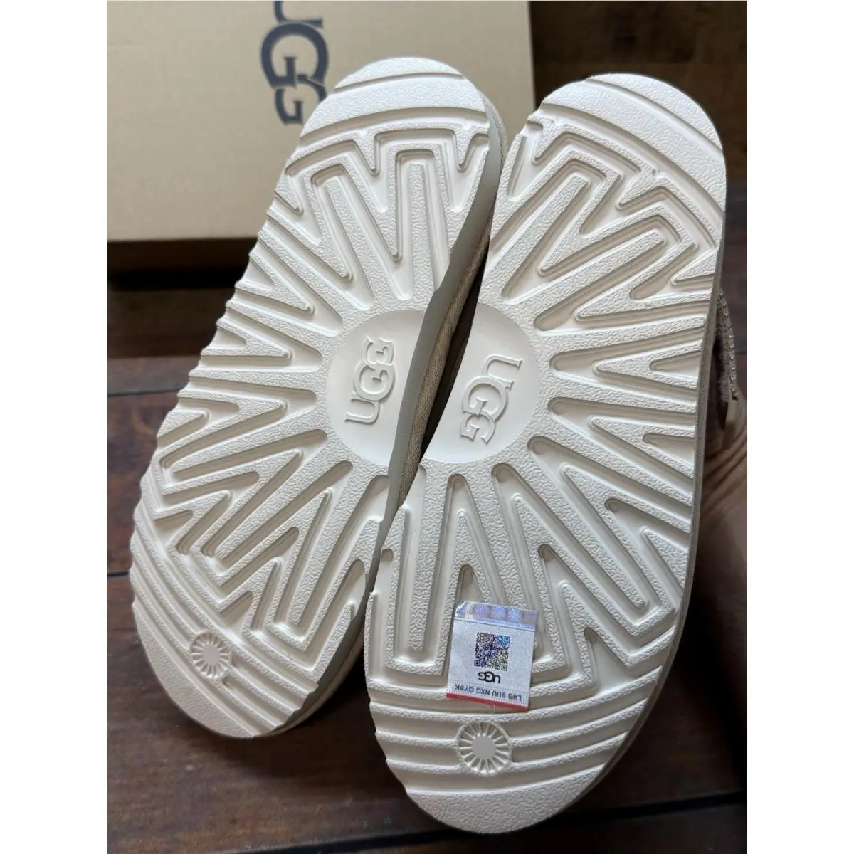 UGG shoes - UGG Goldenstar - Goldenstar - 1159770K - Brown 4