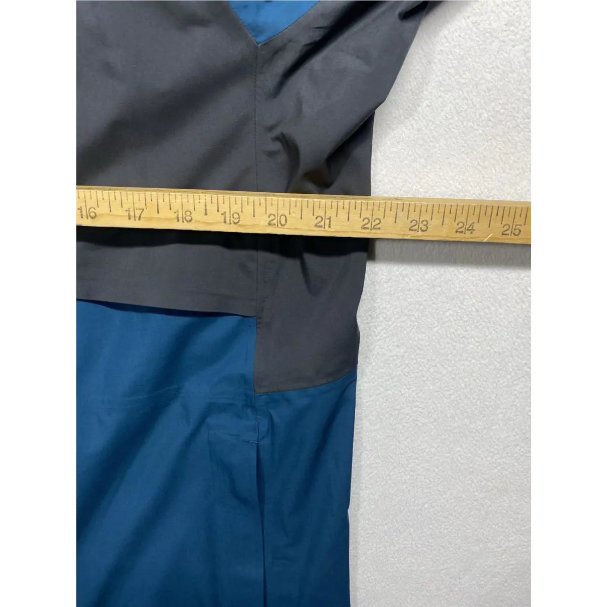 Lululemon clothing - Lululemon Outpour Shell - Outpour Shell - Blue 12