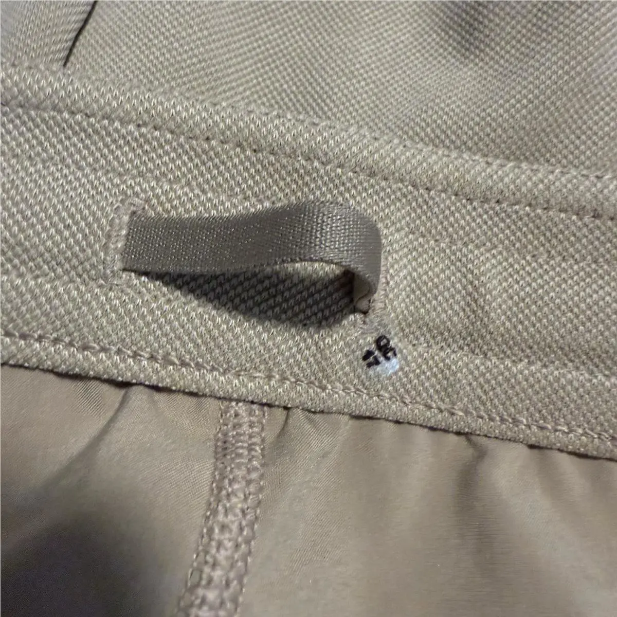 Lululemon clothing - Beige 7
