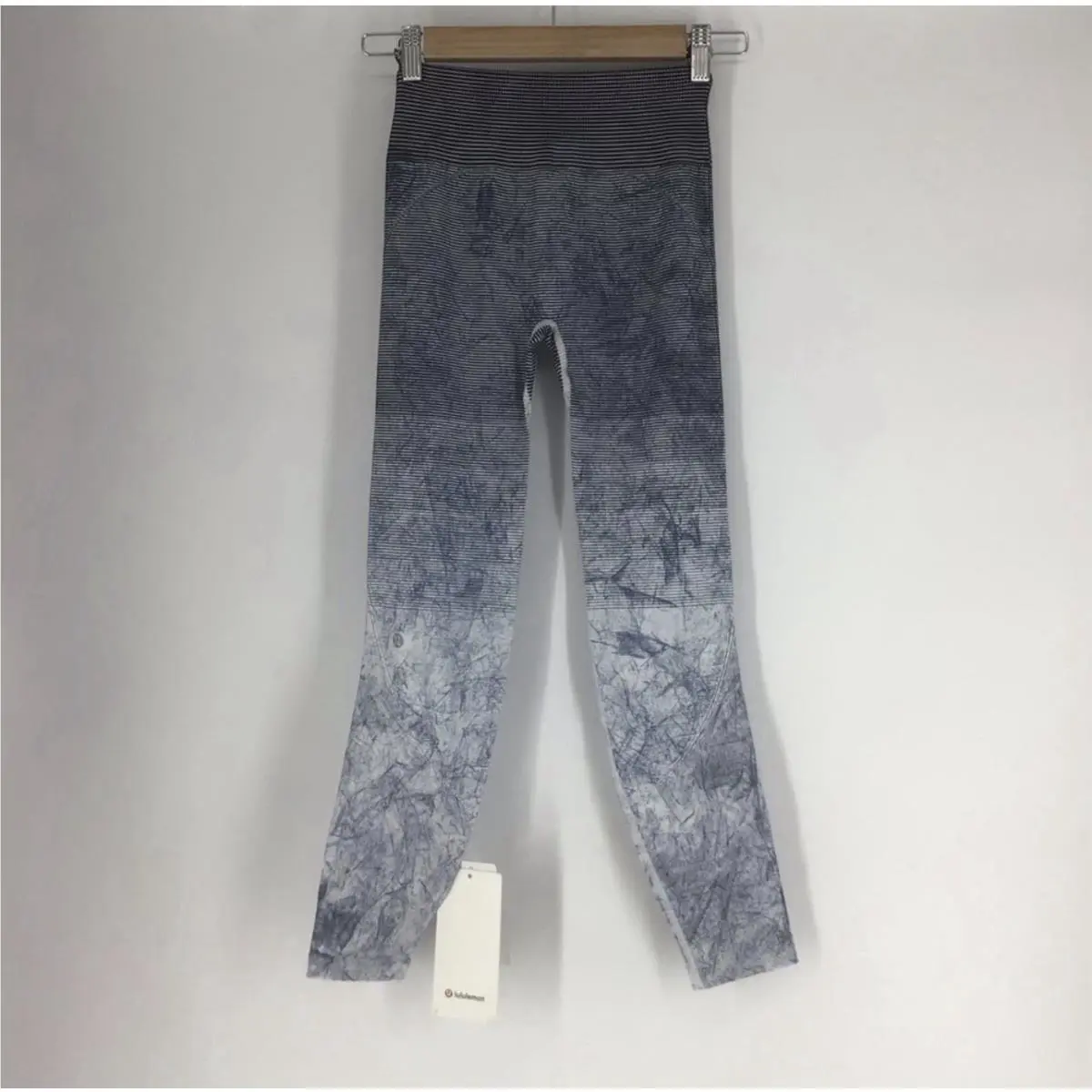 Lululemon clothing - White & Black 0
