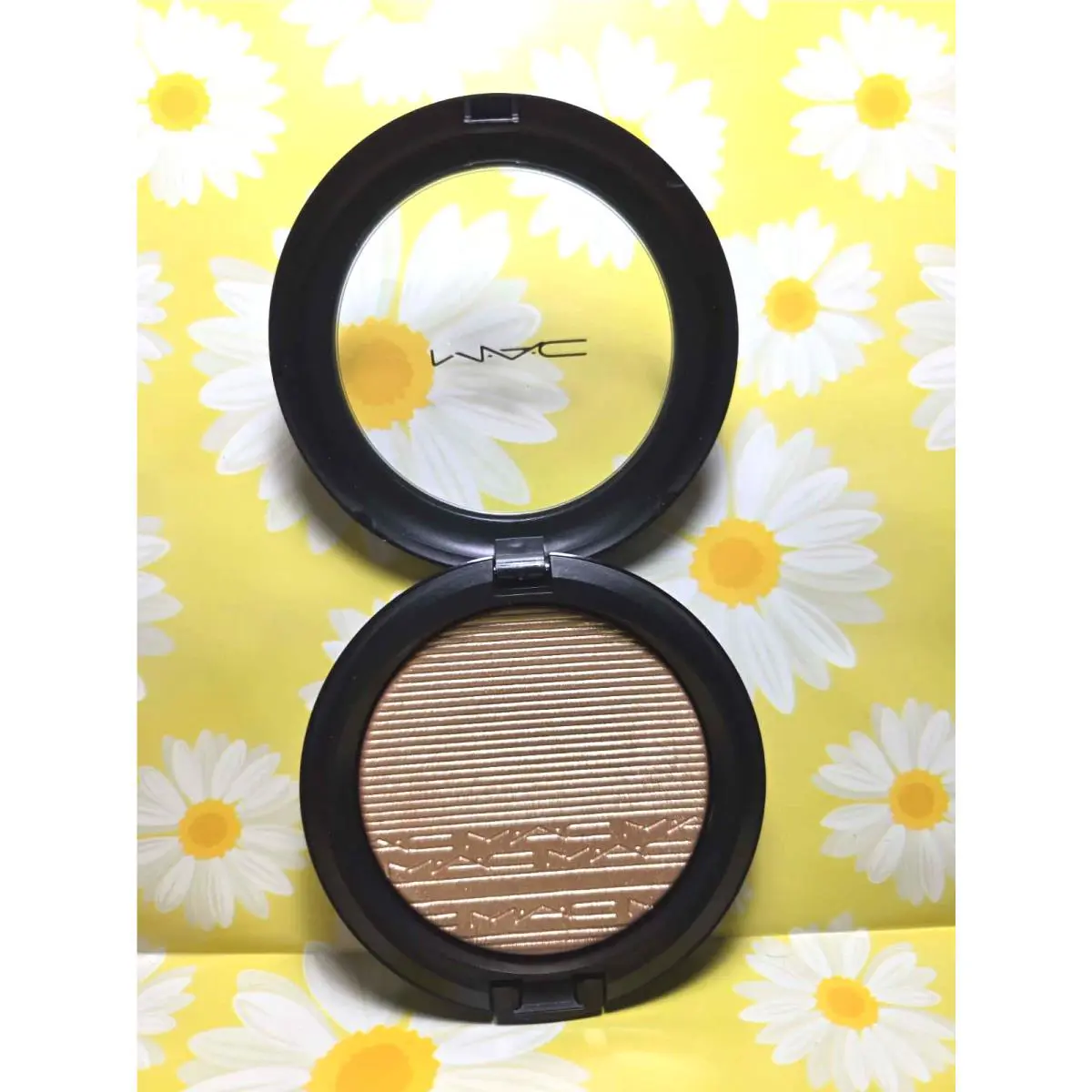 Mac Extra Dimension Skinfinish Highlighter Full Size Whisper OF Gilt