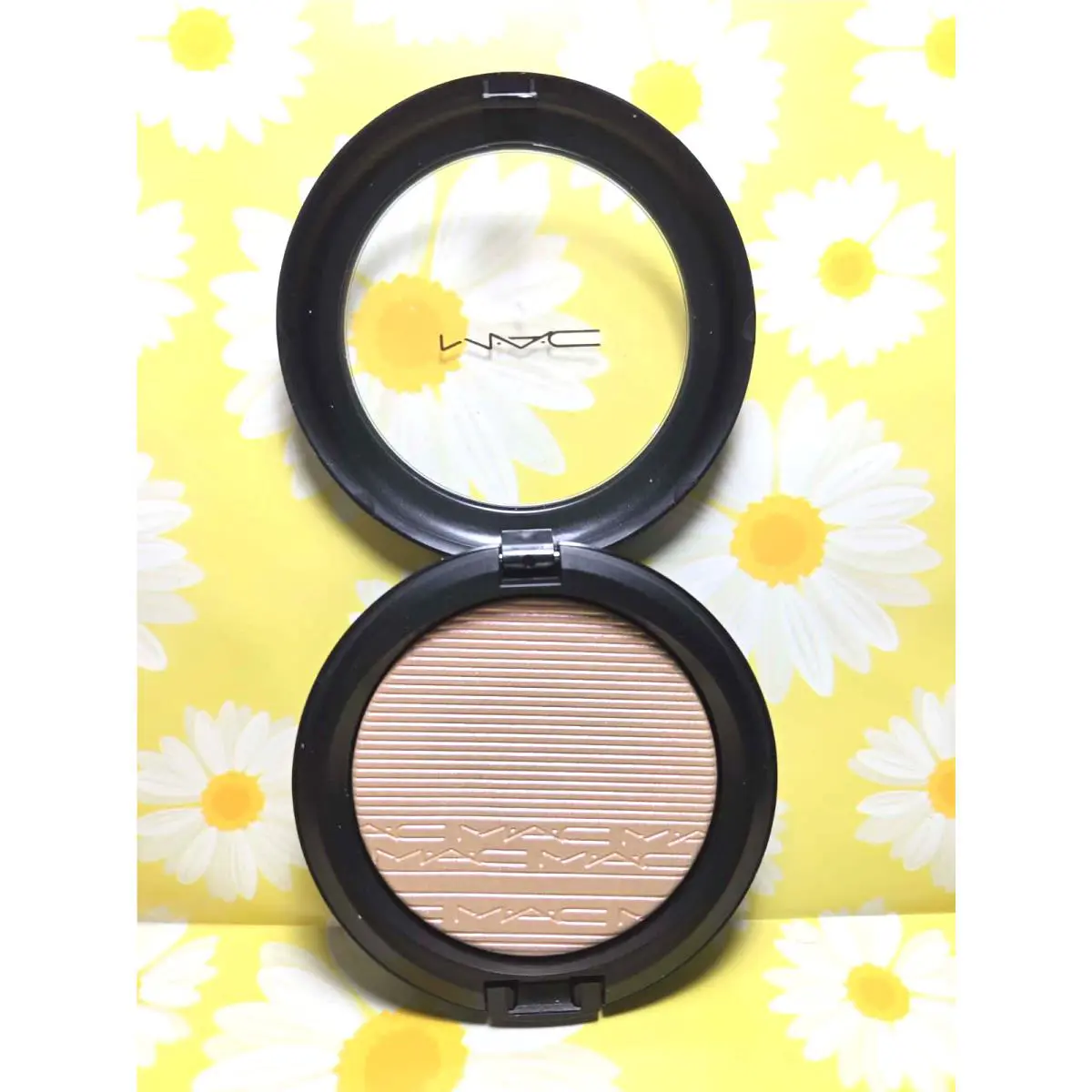 Mac Extra Dimension Skinfinish Highlighter Full Size Show Gold