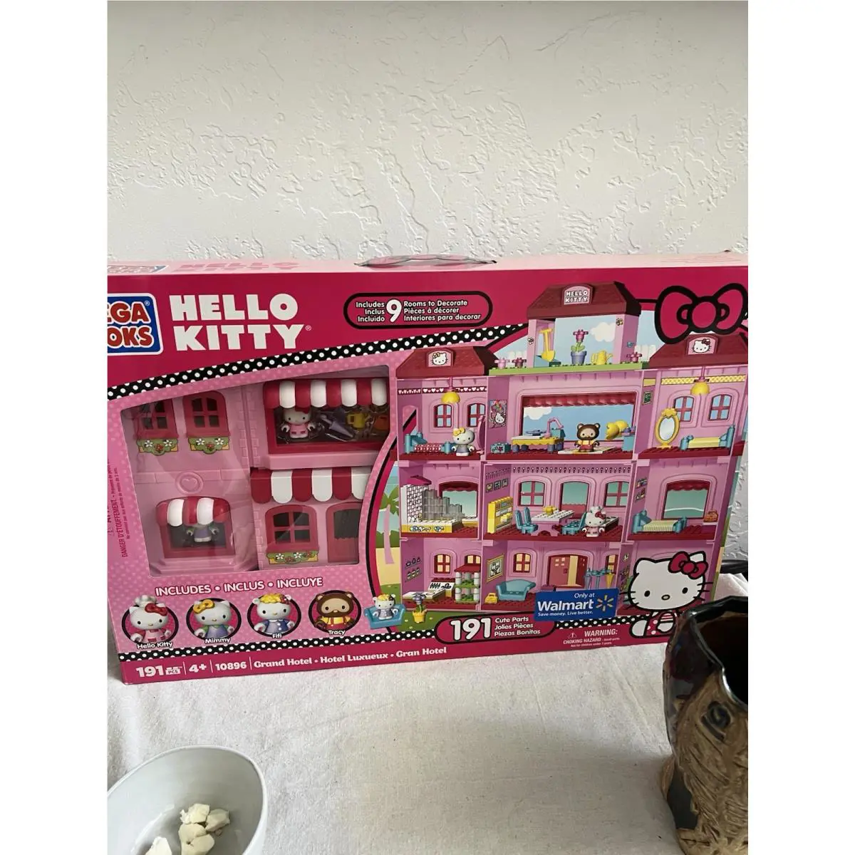 Hello Kitty Mega Bloks Exclusive Grand Hotel 10896 From 2013