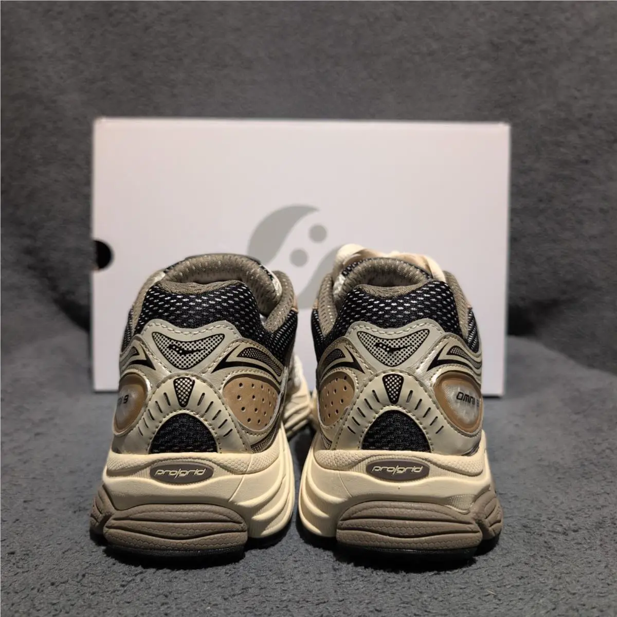 Saucony shoes - Saucony ProGrid Omni - ProGrid Omni - Gold 2