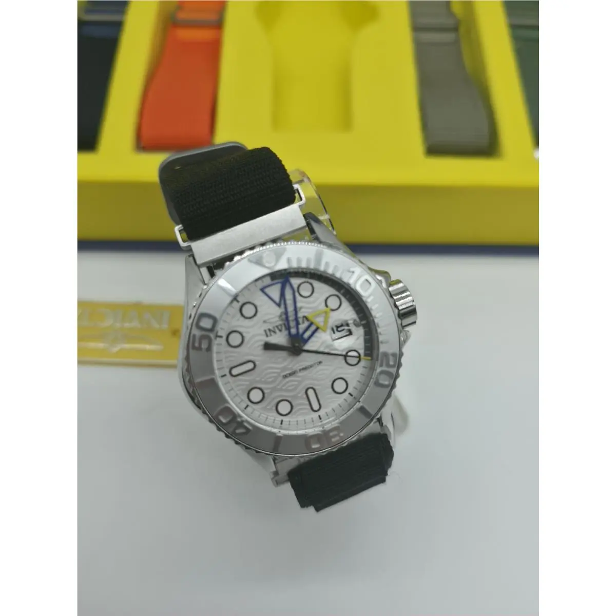 Invicta Ocean Predator Men`s Quartz Watch 49798 Invicta Pearl Opal - Dial: White, Band: Interchangable, Bezel: Silver