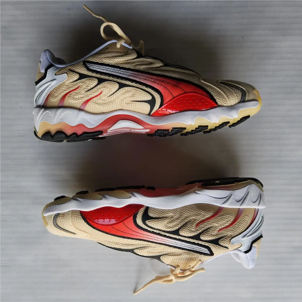 Puma shoes - PUMA Inhale - Inhale - Beige, Red and Black 16