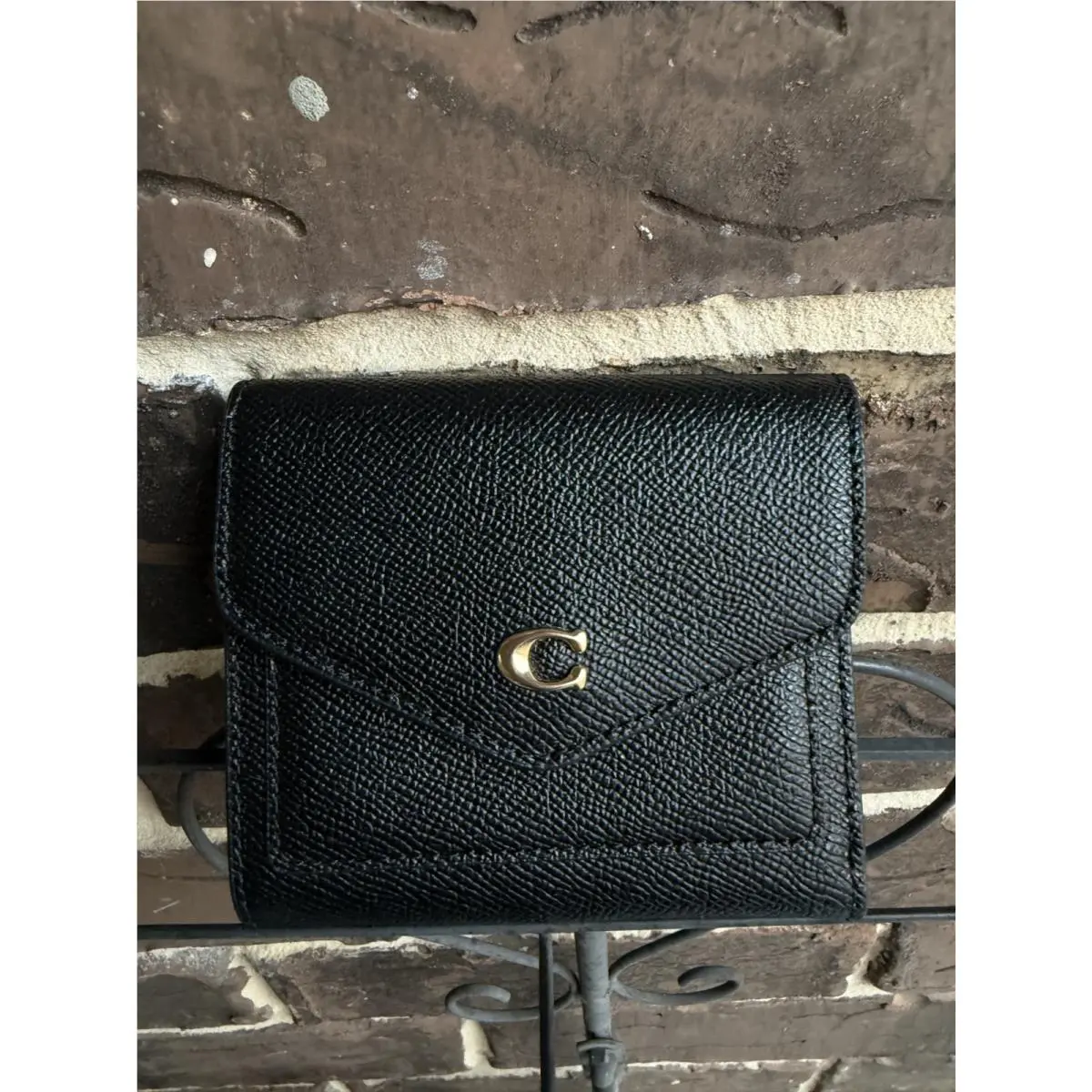 Coach Wyn Logo Cross-grained Leather Small Wallet Black