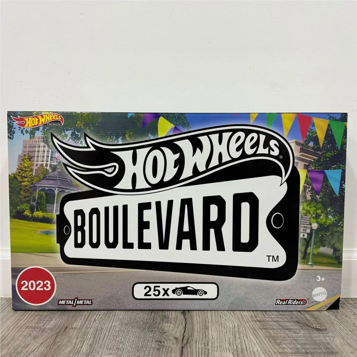 Hot Wheels Boulevard 2023 Factory Set - 25 Premium Cars Trucks