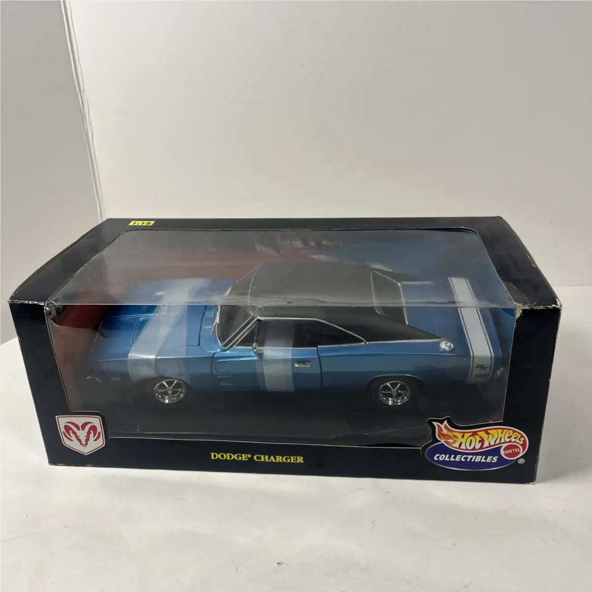 Hot Wheels 1969 Dodge Charger R/t Metallic Blue 1/18 Diecast