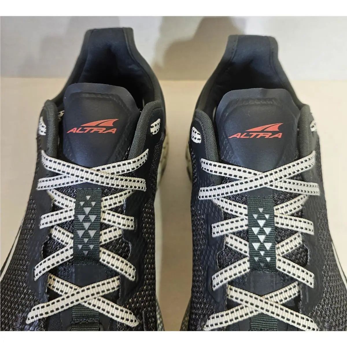 Altra shoes - Altra Timp 4 - Timp - AL0A547J000 - Black/Red Colorway 9