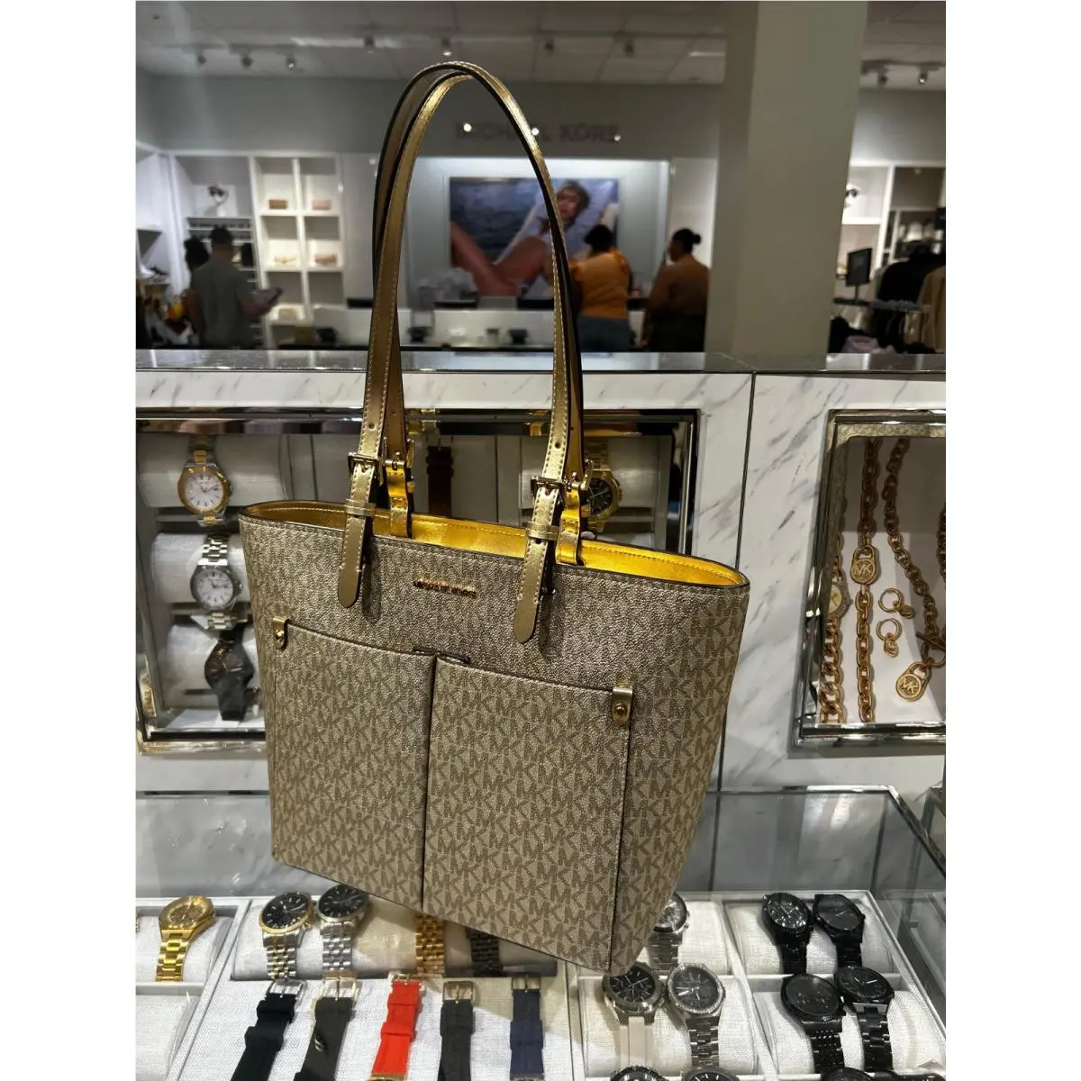 Michael Kors Jet Set Women Medium Handbag Purse Shoulder Tote Bag Pale Gold MK