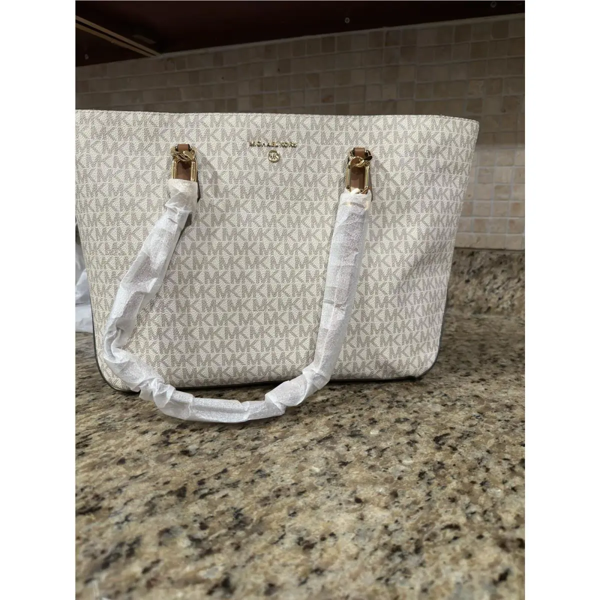 Michael Kors LG Vanilla Acorn Signature Laney Shoulder Tote Handbag Retail