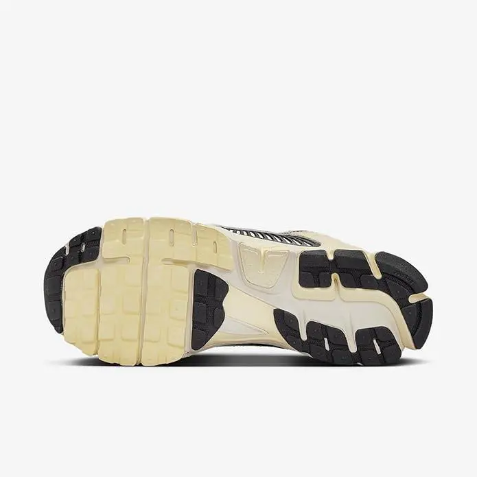 Nike shoes - HF1553 701 - HF1553 701 - Alabaster/Pale Ivory-Black 2