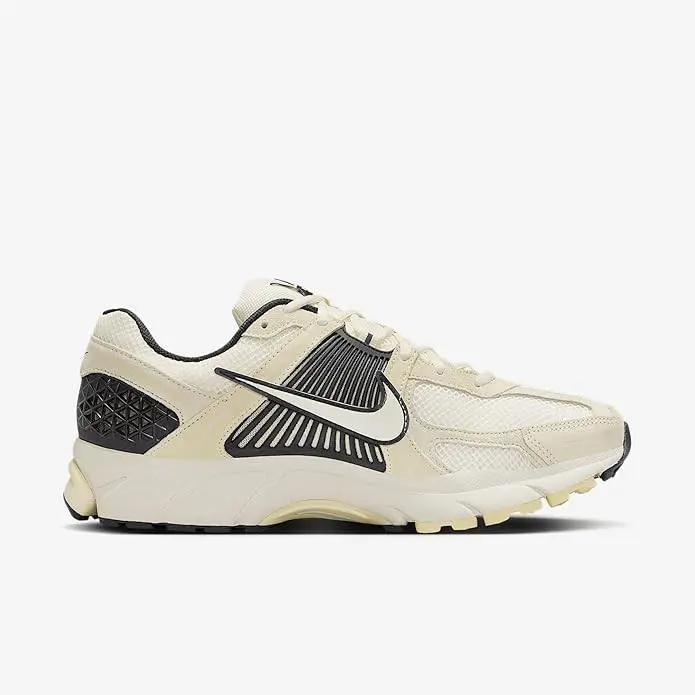 Nike shoes - HF1553 701 - HF1553 701 - Alabaster/Pale Ivory-Black 4