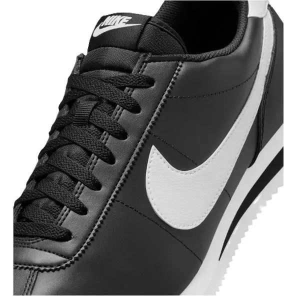 Nike shoes - Black/White 3
