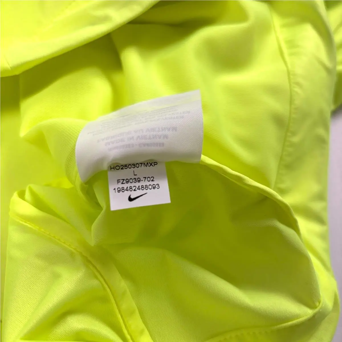 Nike clothing - FZ9039-702 - FZ9039-702 - Yellow (UPC: 198482418694) 5