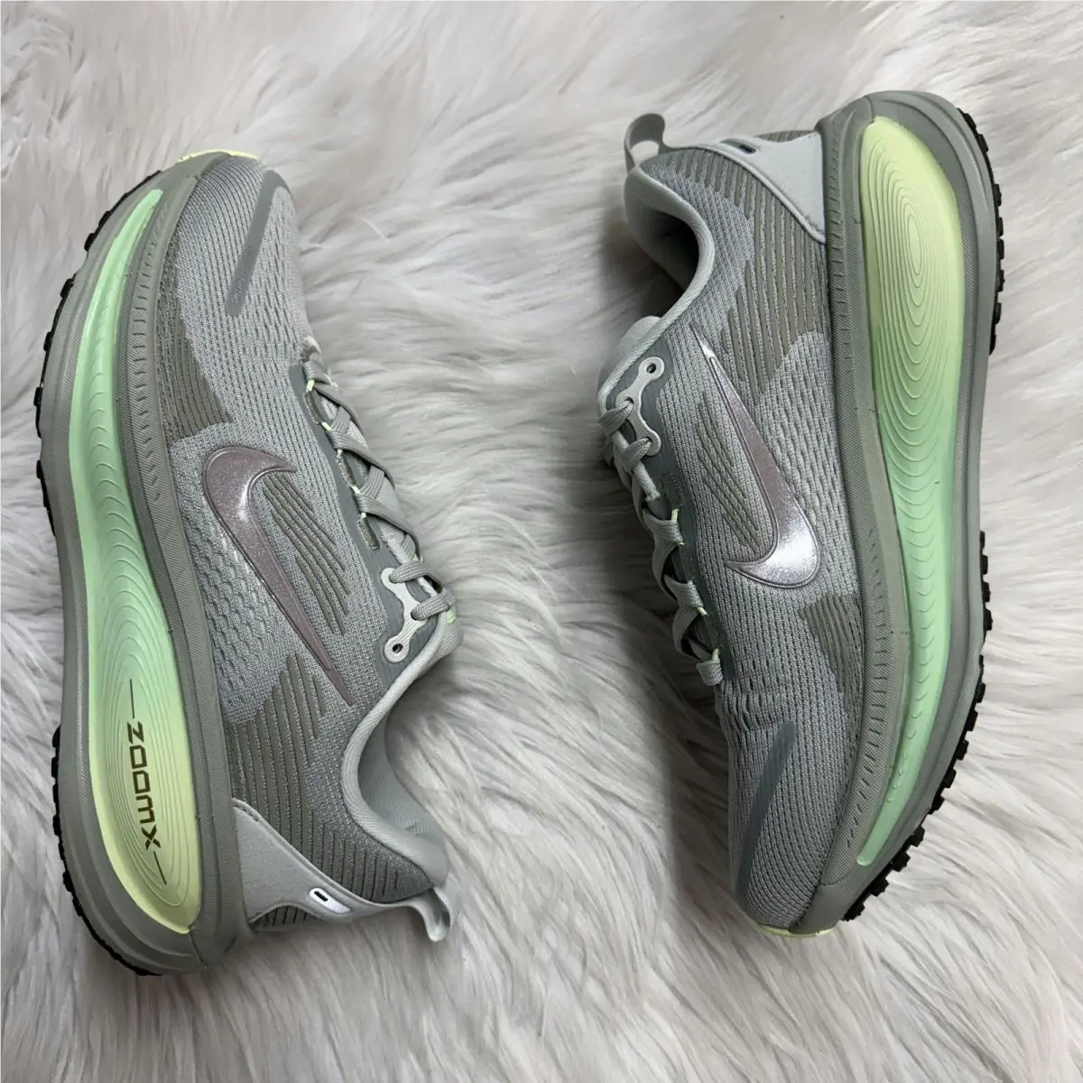 Nike shoes - Vomero 18 Light Silver Barely Volt Olive - HM6803-002 - Gray 1