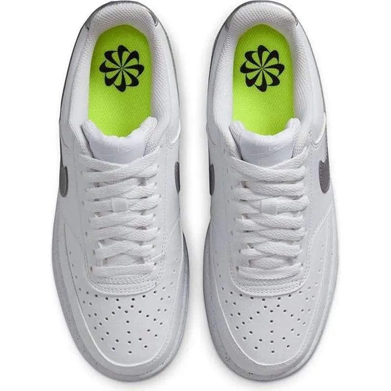 Nike shoes - White 4