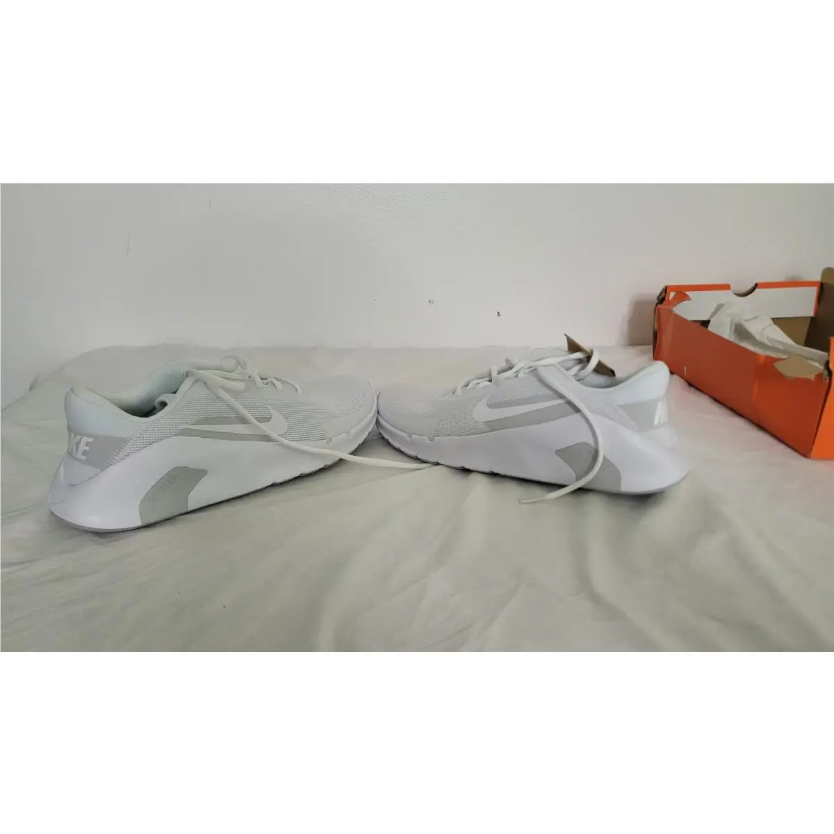 Nike shoes - HV9972 100 - White/Photon Dust/White 3