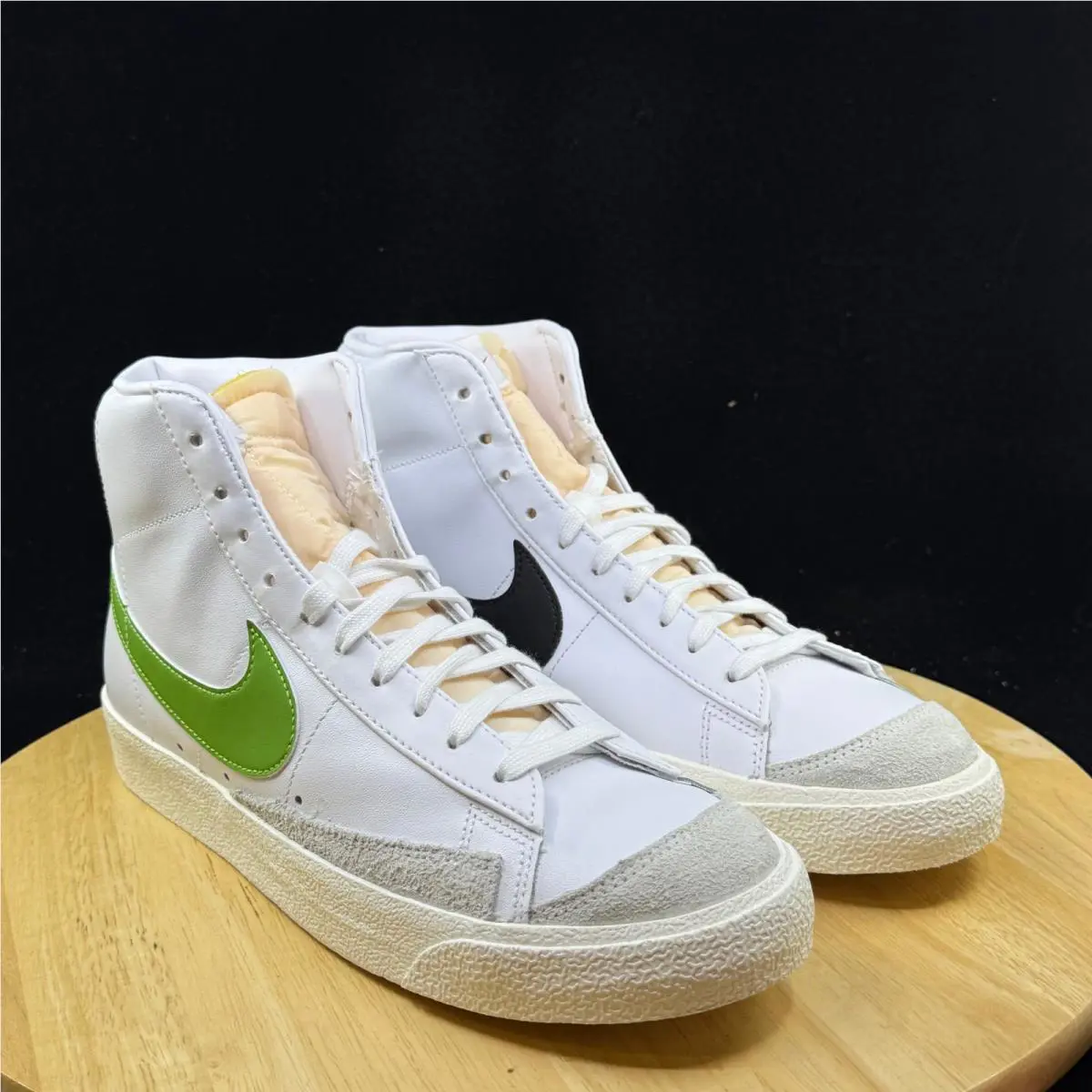 Nike shoes - White 2