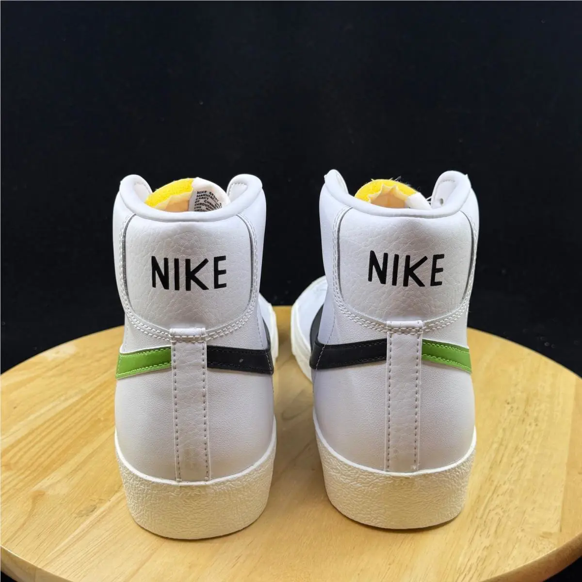 Nike shoes - White 4