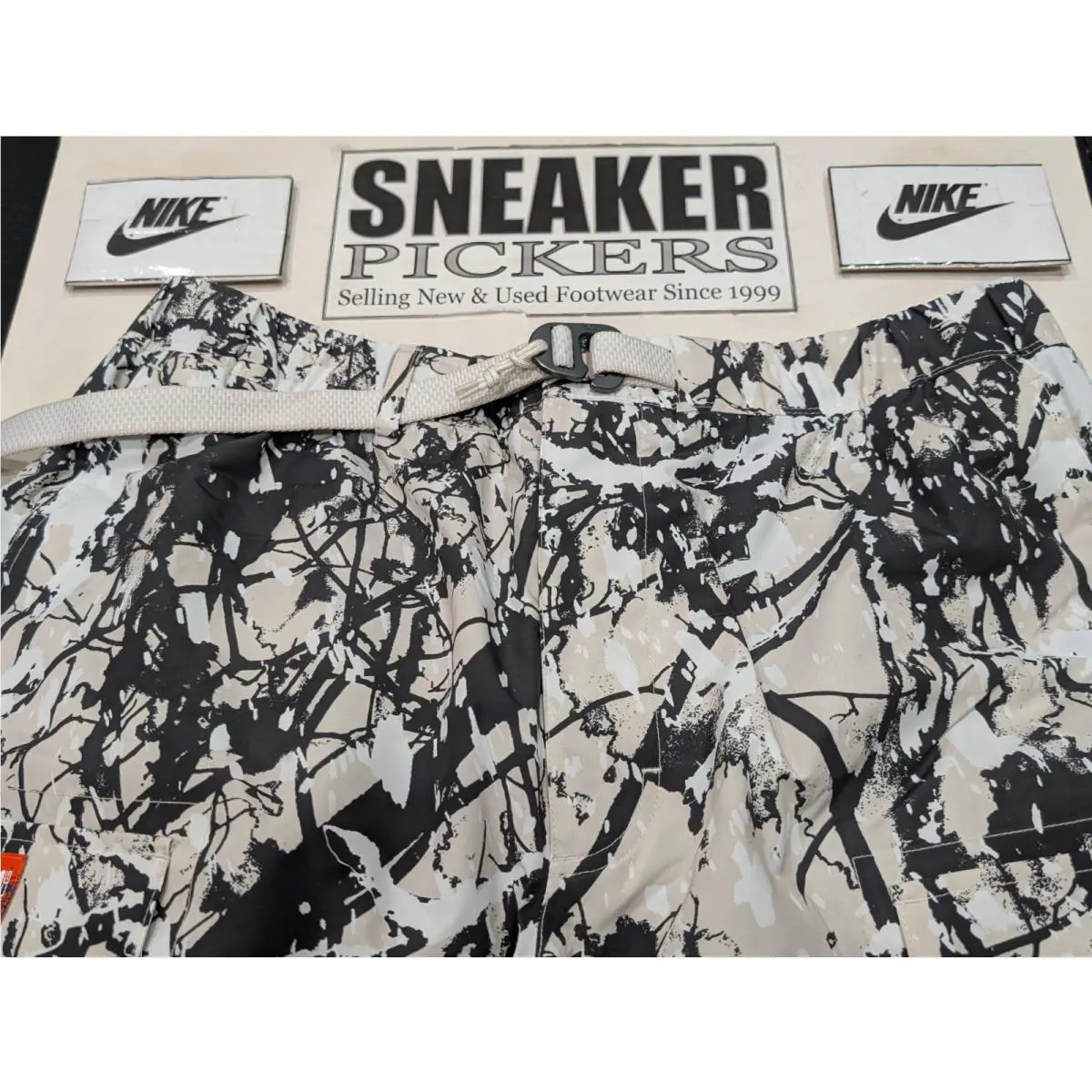Nike clothing - Nike ACG Chena Vortex Storm-FIT Winter Pants - White / Brown - Black - Camo (UPC: 197600965966) 7