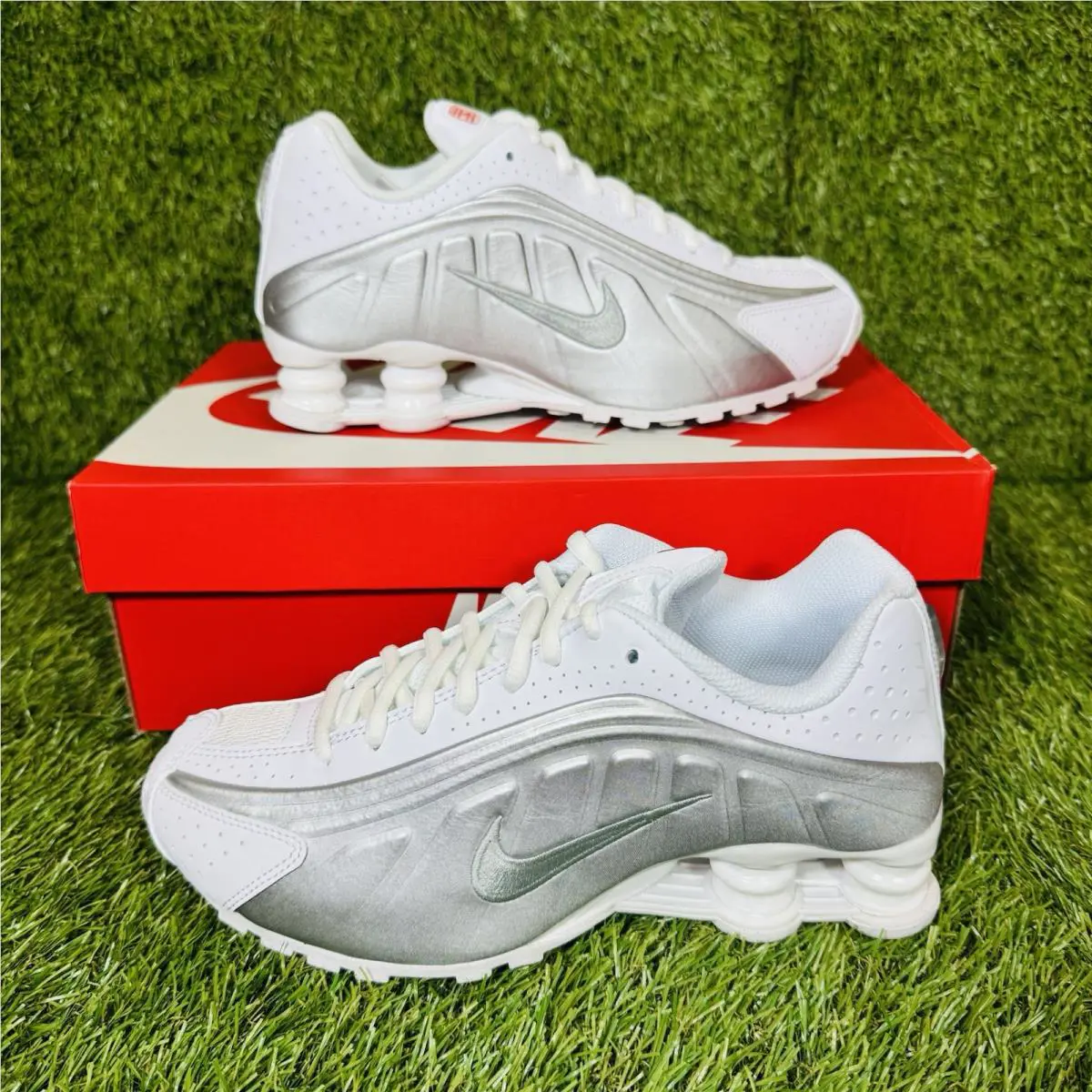 Nike shoes - Nike Shox R4 - Shox - White 0