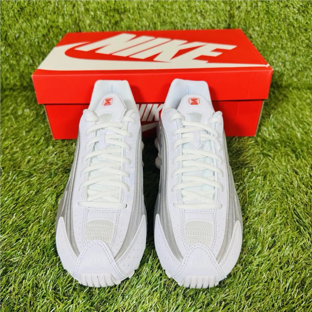 Nike shoes - Nike Shox R4 - Shox - White 1