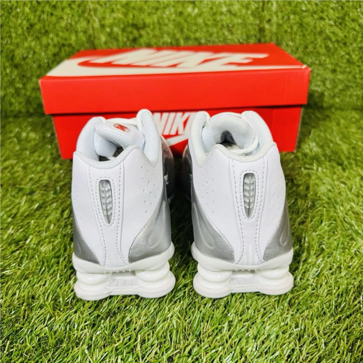 Nike shoes - Nike Shox R4 - Shox - White 2