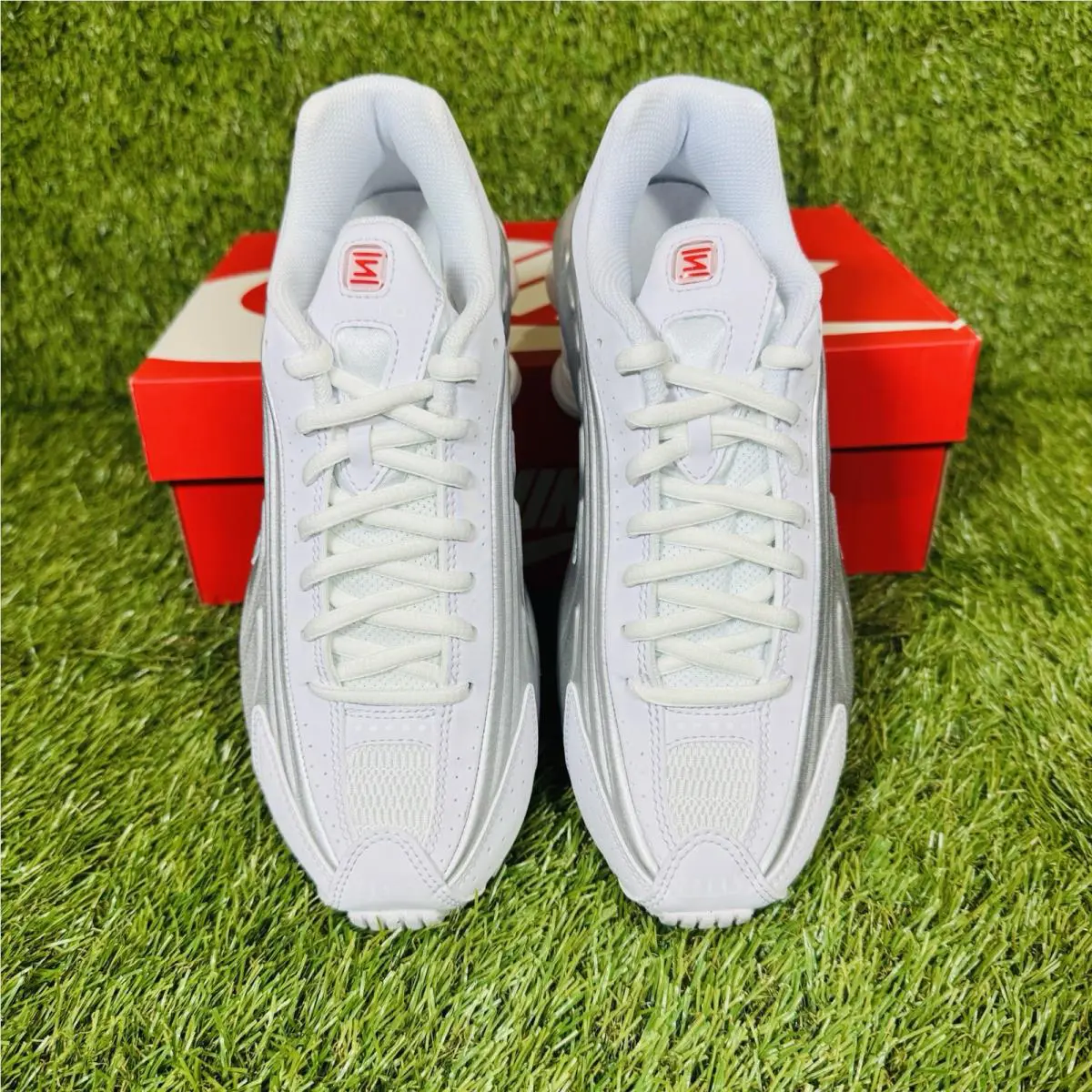 Nike shoes - Nike Shox R4 - Shox - White 3