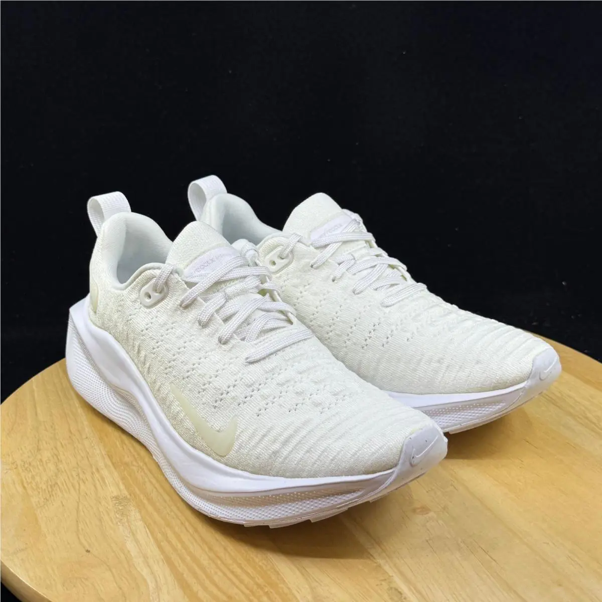 Nike shoes - White 3